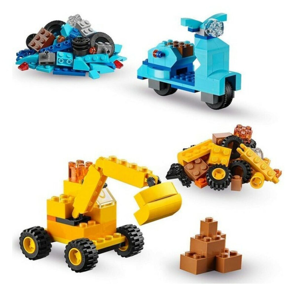 Playset Brick Box Lego Classic 10698 (790 pcs) with colorful vehicles and construction elements.