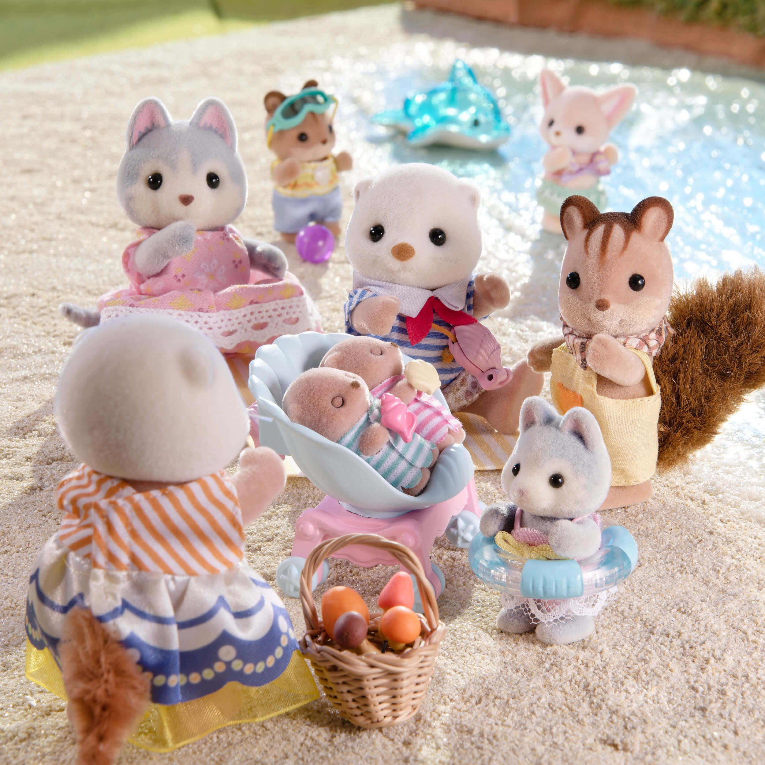 Sylvanian Families Sea Otter Family Toy Playset for Ages 3 and Up