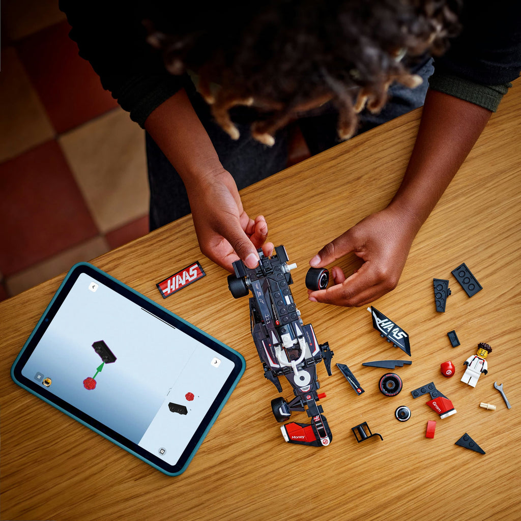 Lego Speed Champions 77250 MoneyGram Haas F1 Team VF-24 Race Car 10+