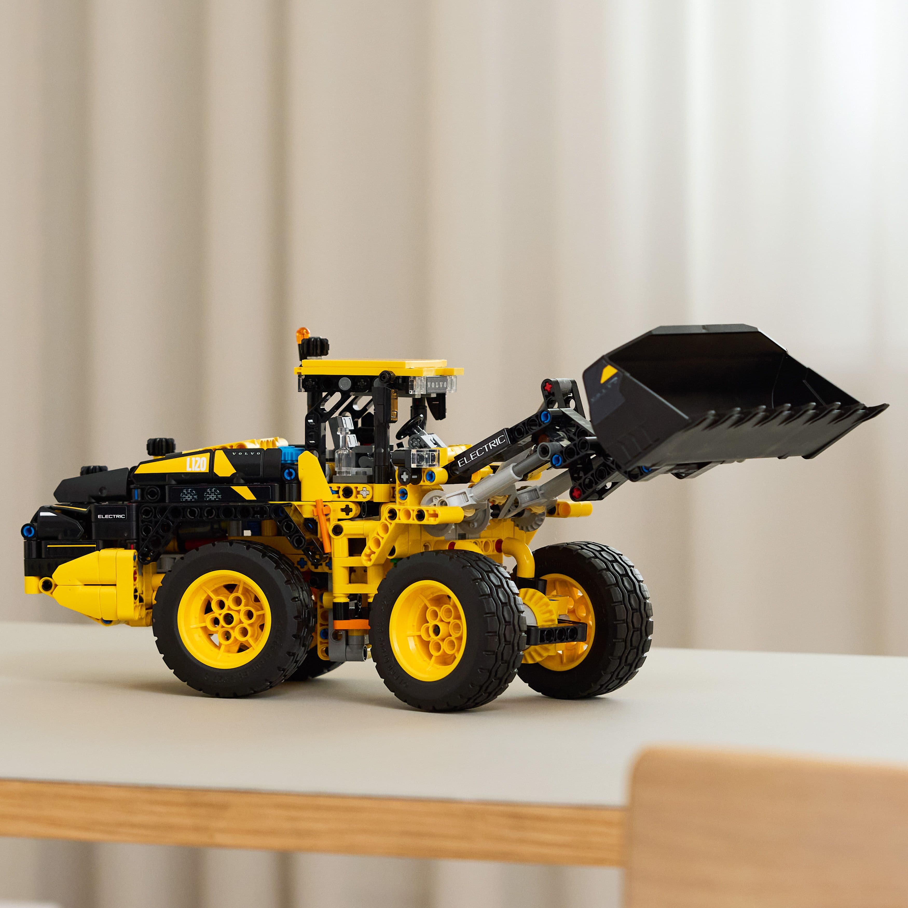 Lego Technic 42209 Volvo L120 Electric Wheel Loader for Ages 9 and Up