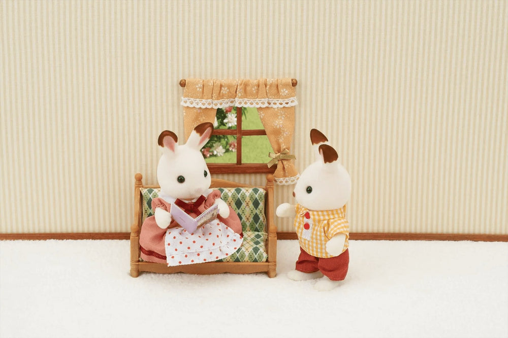 Sylvanian Families Comfy Living Room Set Furniture Playset for Ages 3+