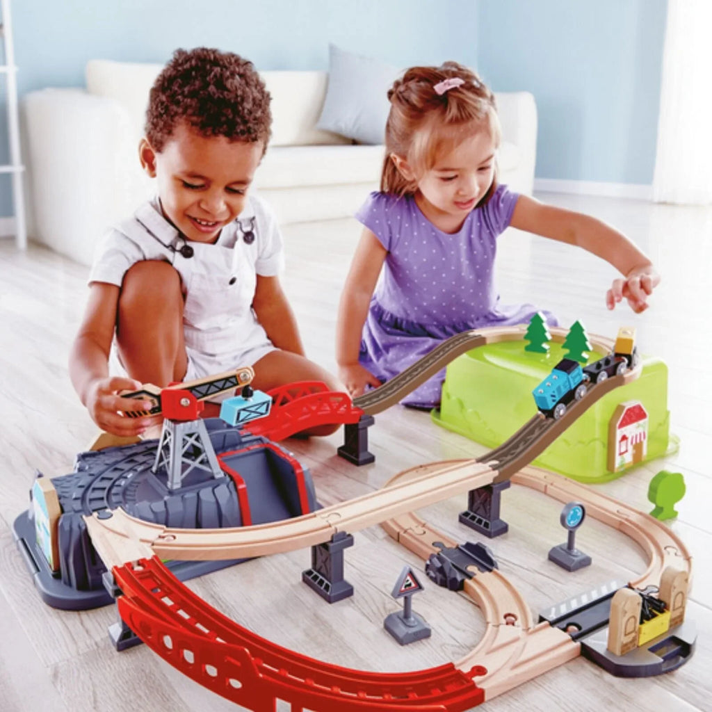 Hape Railway Bucket Builder Set